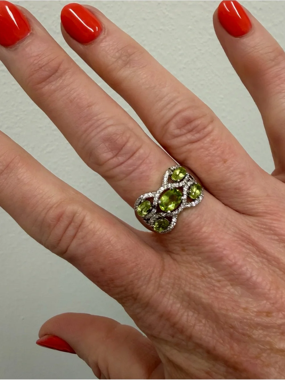 Beautiful Natural oval cut Burma Peridot 1.90CT 925 Sterling Silver Ring Size 9